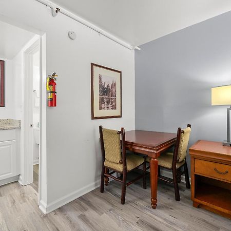 אטלנטה Budgetel Inn And Suites מראה חיצוני תמונה