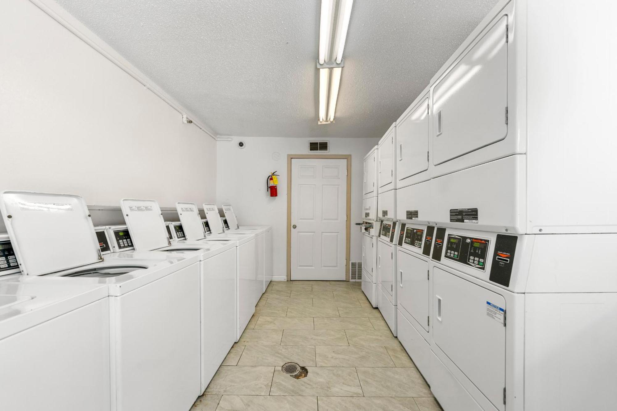 אטלנטה Budgetel Inn And Suites מראה חיצוני תמונה