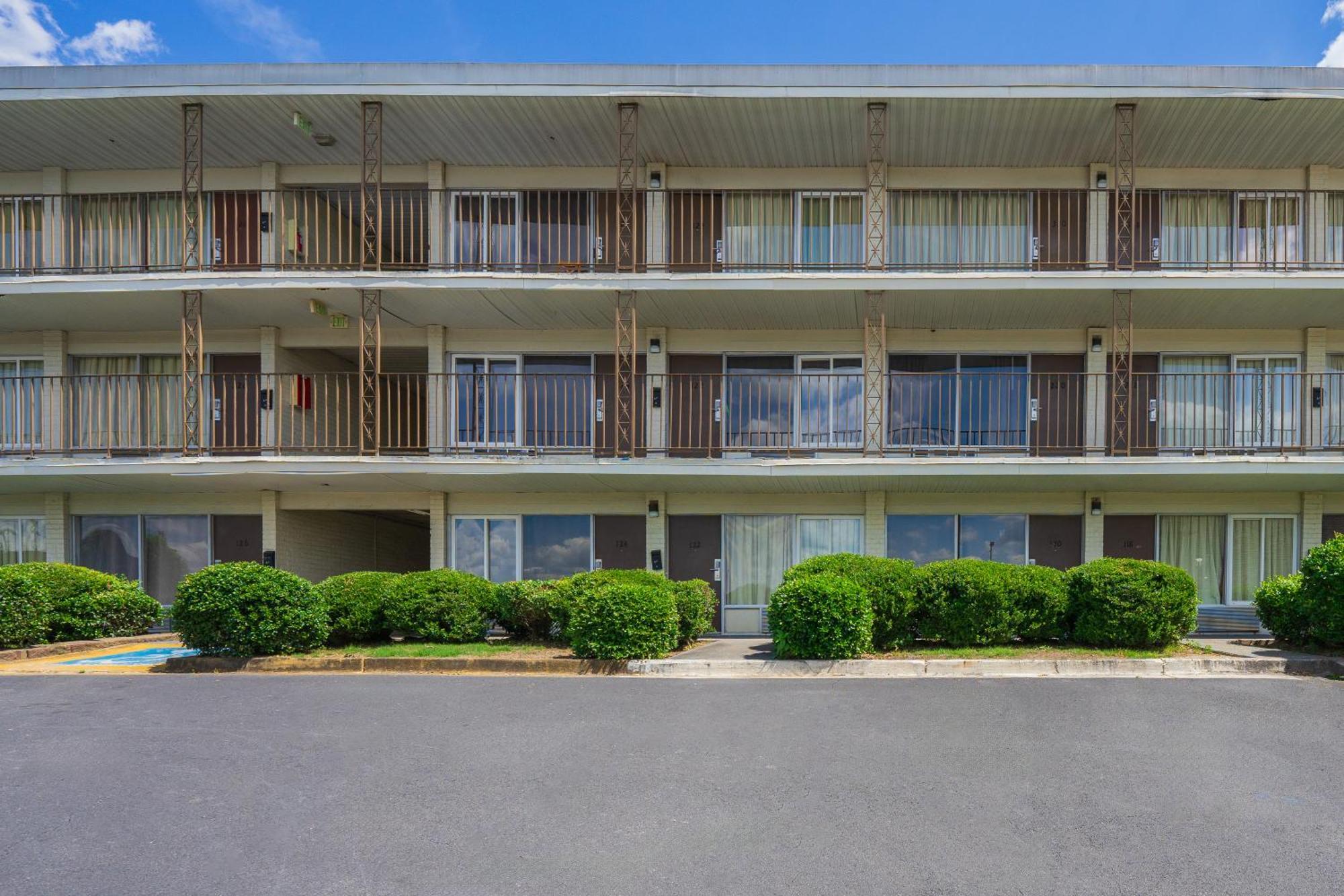 אטלנטה Budgetel Inn And Suites מראה חיצוני תמונה