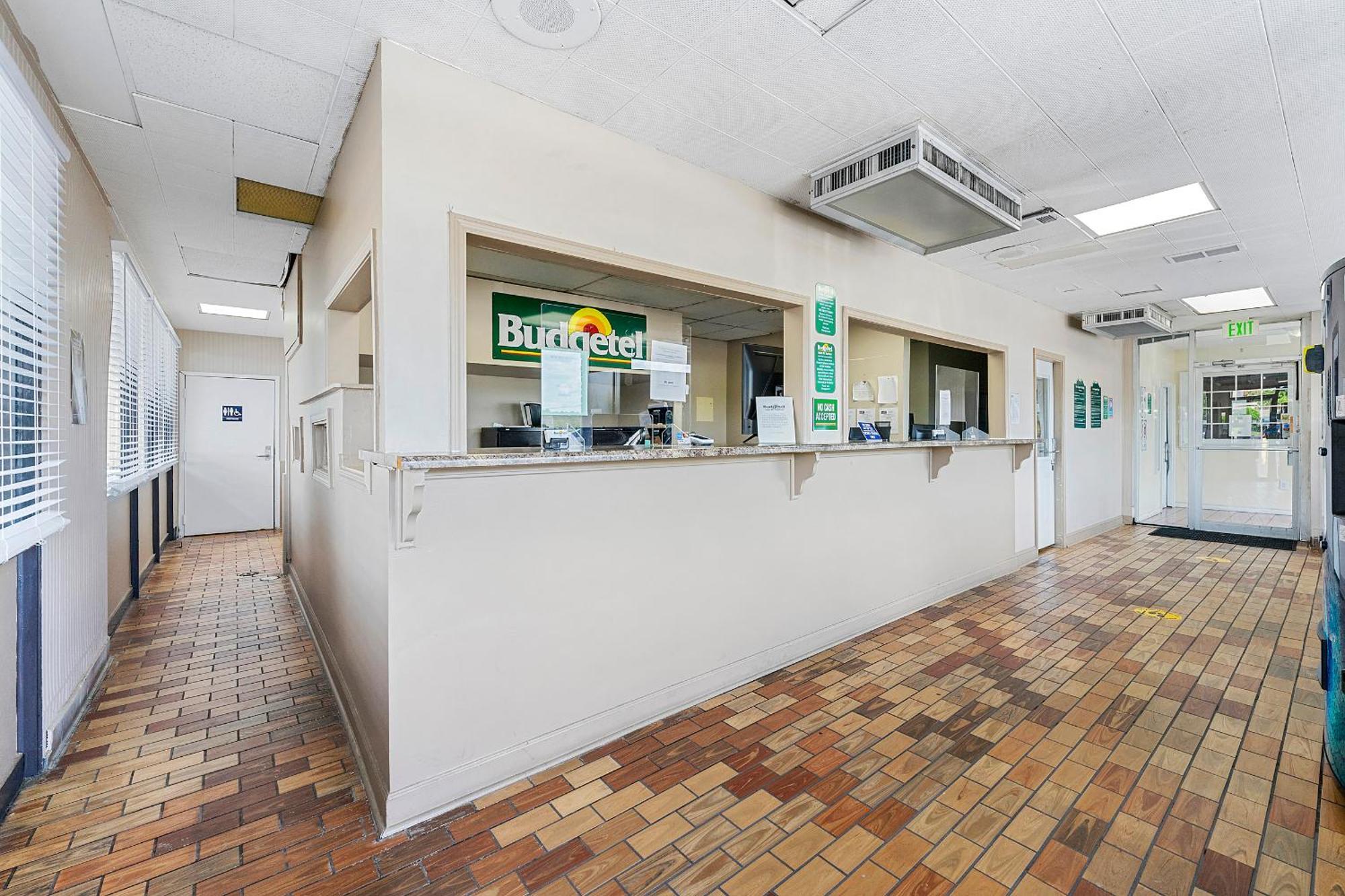 אטלנטה Budgetel Inn And Suites מראה חיצוני תמונה
